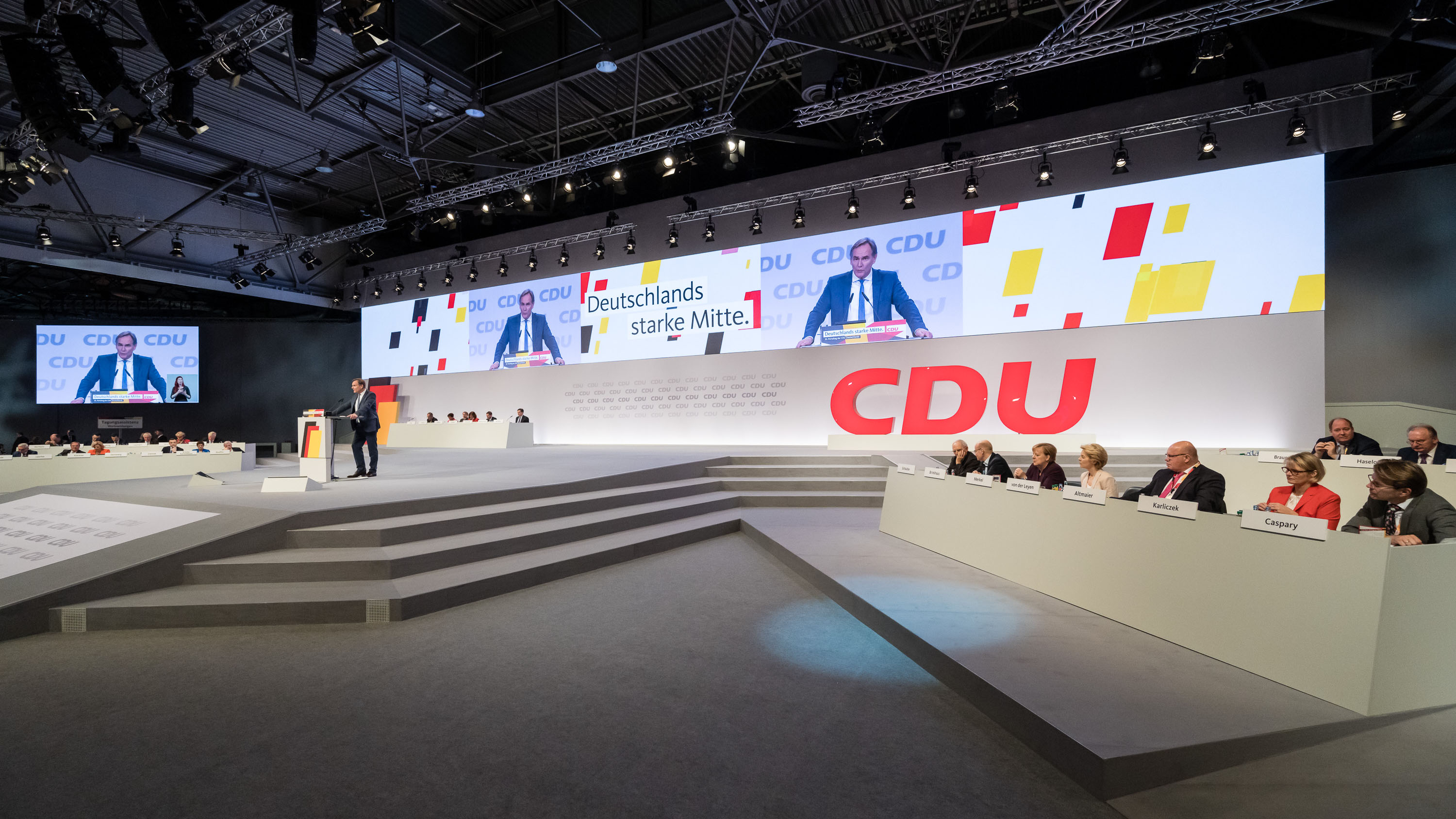 FTWild Kommunikation GmbH | Bühnendesign für den 32. Parteitag der CDU